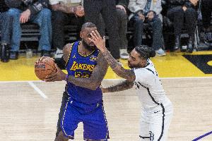 开云-拉塞尔谈体系差异：湖人的不太一样 篮网很严谨帮我成为职业球员