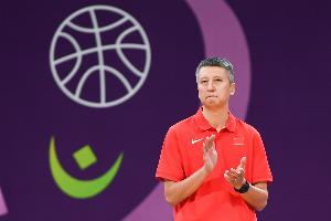 扬子晚报：小组赛三连胜锁定八强 中国男篮完成亚洲杯阶段性目标