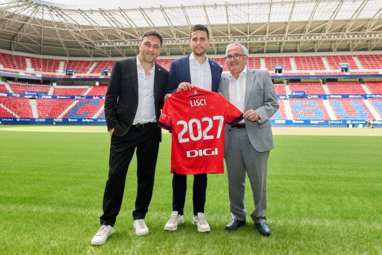 开云体育官网-奥萨苏纳主帅：皇马的战术或许会变，他们球员的个人能力才是关键