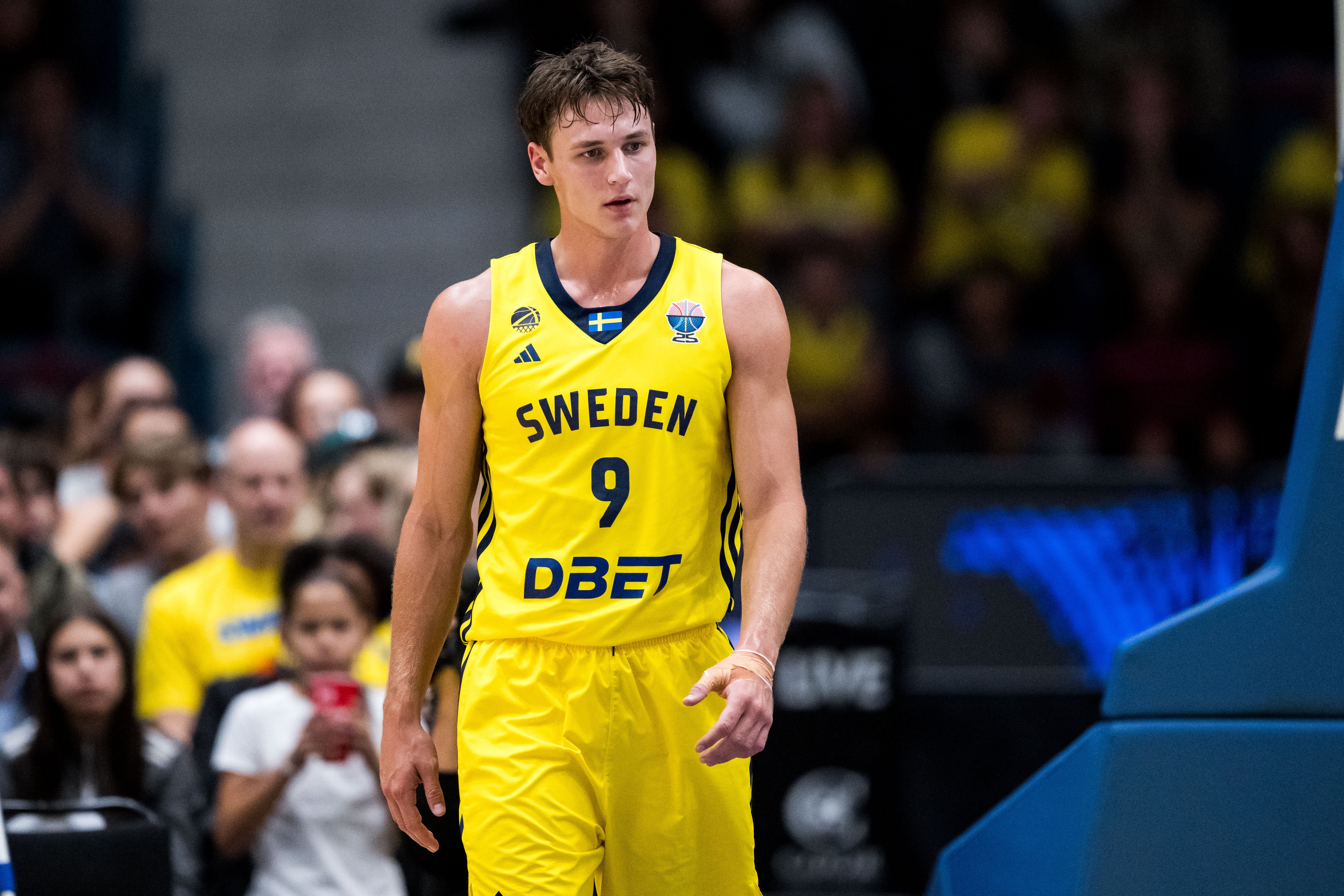 kaiyun-尽力了！拉松20中10空砍全场最高28分外加7板4助2断1帽