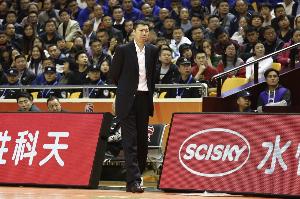 开云-王治郅昨日来到女篮集训基地 接下来将重点指导内线球员个人技术