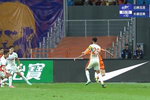 开云APP-绝平！？内内补时第6分钟造点，奥斯卡点球扳平比分