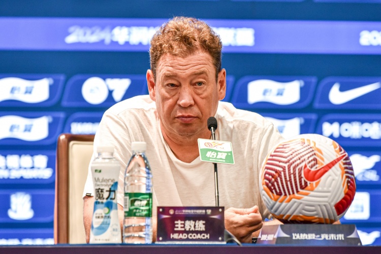 开云-斯卢茨基确认路易斯术后六周回归 李可与吴曦恢复全队合练